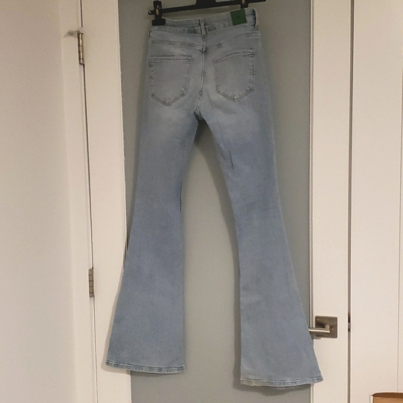 Zara Light Blue Bell Bottom Flare Jeans - Picture 4 of 4